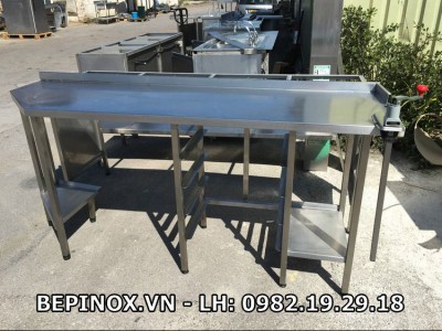 Bàn Inox có giá trượt