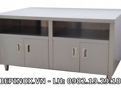 Quầy inox ra đồ